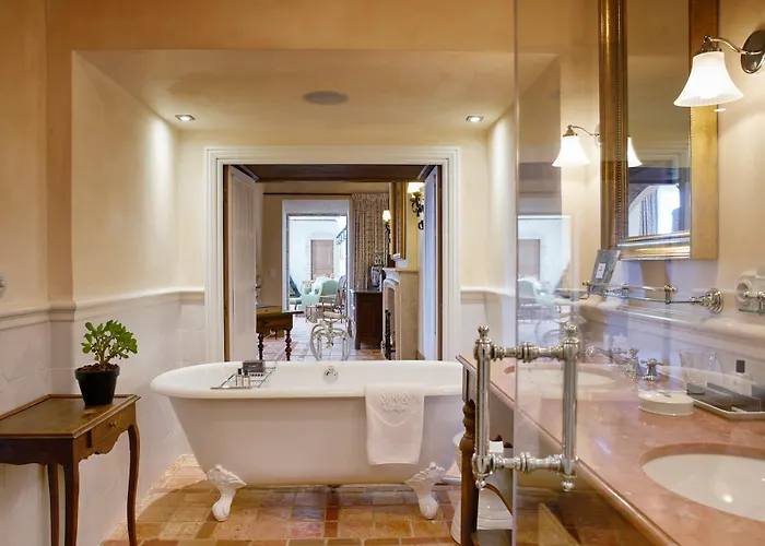 Airelles Gordes, La Bastide